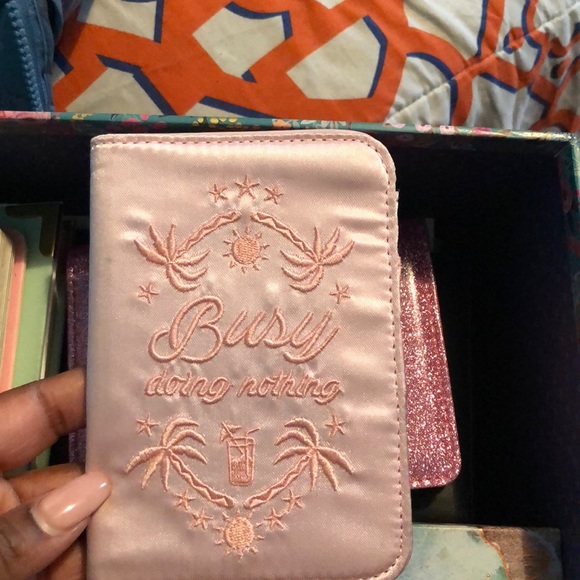 Accessories - Pink passport cover